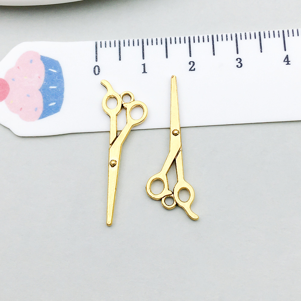 1 ancient gold scissors 11*30mm
