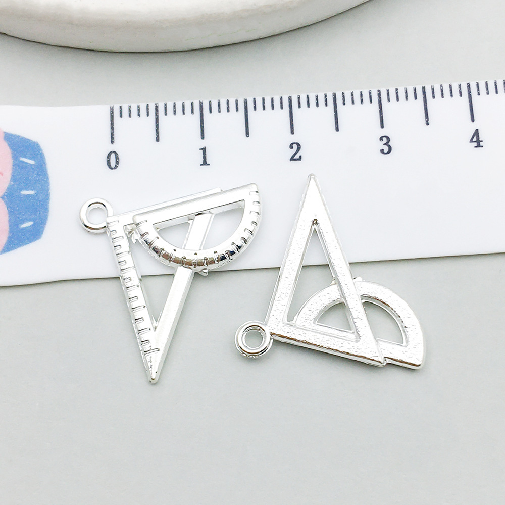 1 bright silver ruler 20*21mm