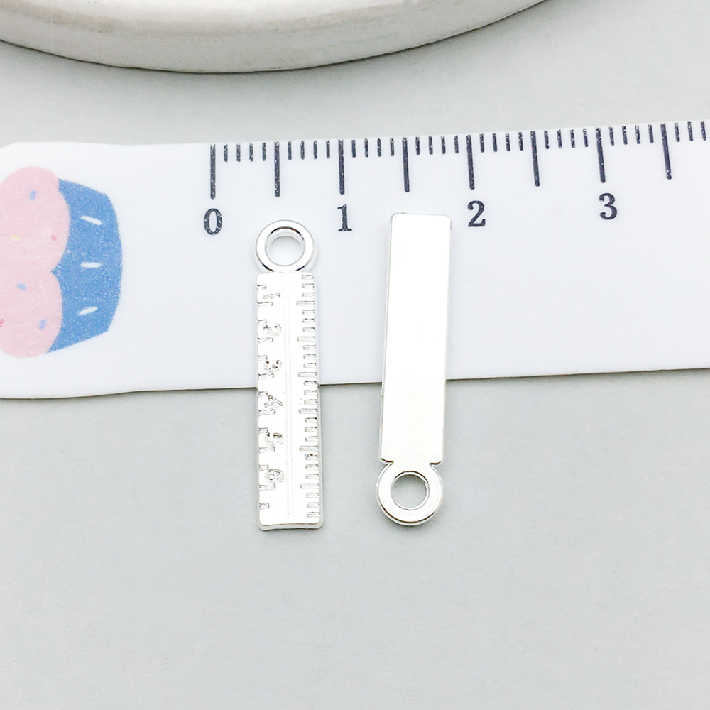 1 bright silver ruler 5*24mm