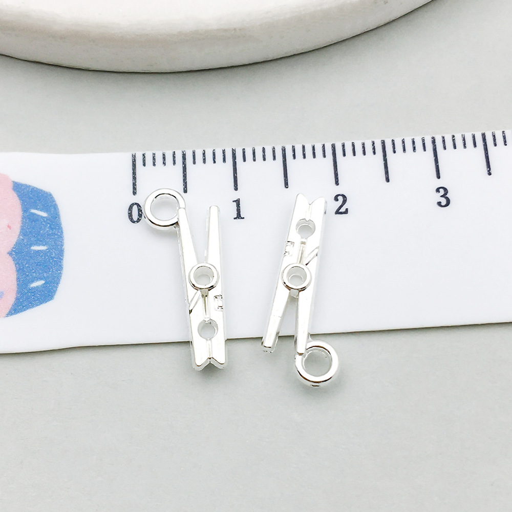 1 bright silver clip 7*18mm
