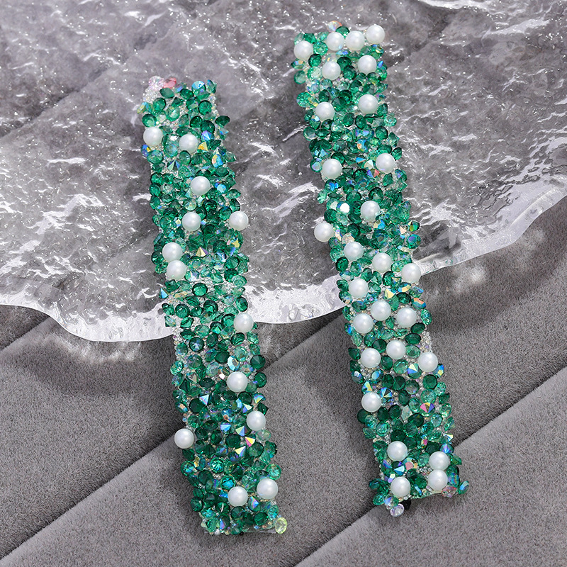 6 transparent green diamond [with pearls]]