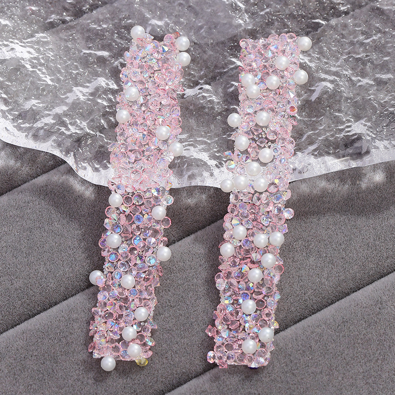 8 transparent light pink diamond [with pearls]]