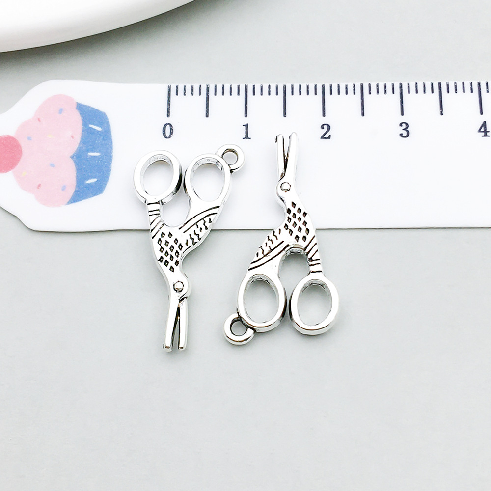 1 ancient silver crane scissors 14*26mm