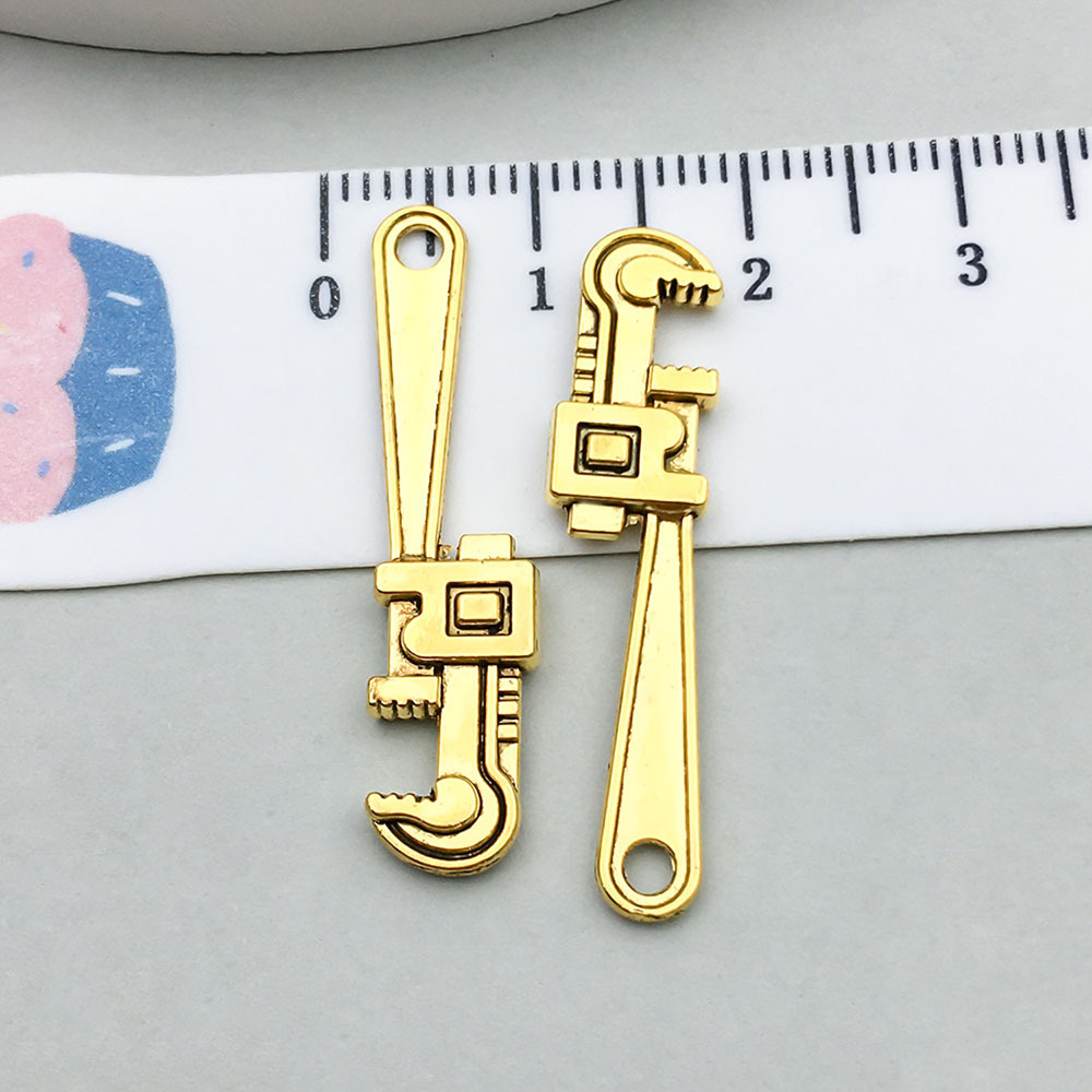 1 ancient gold pliers 32*8mm