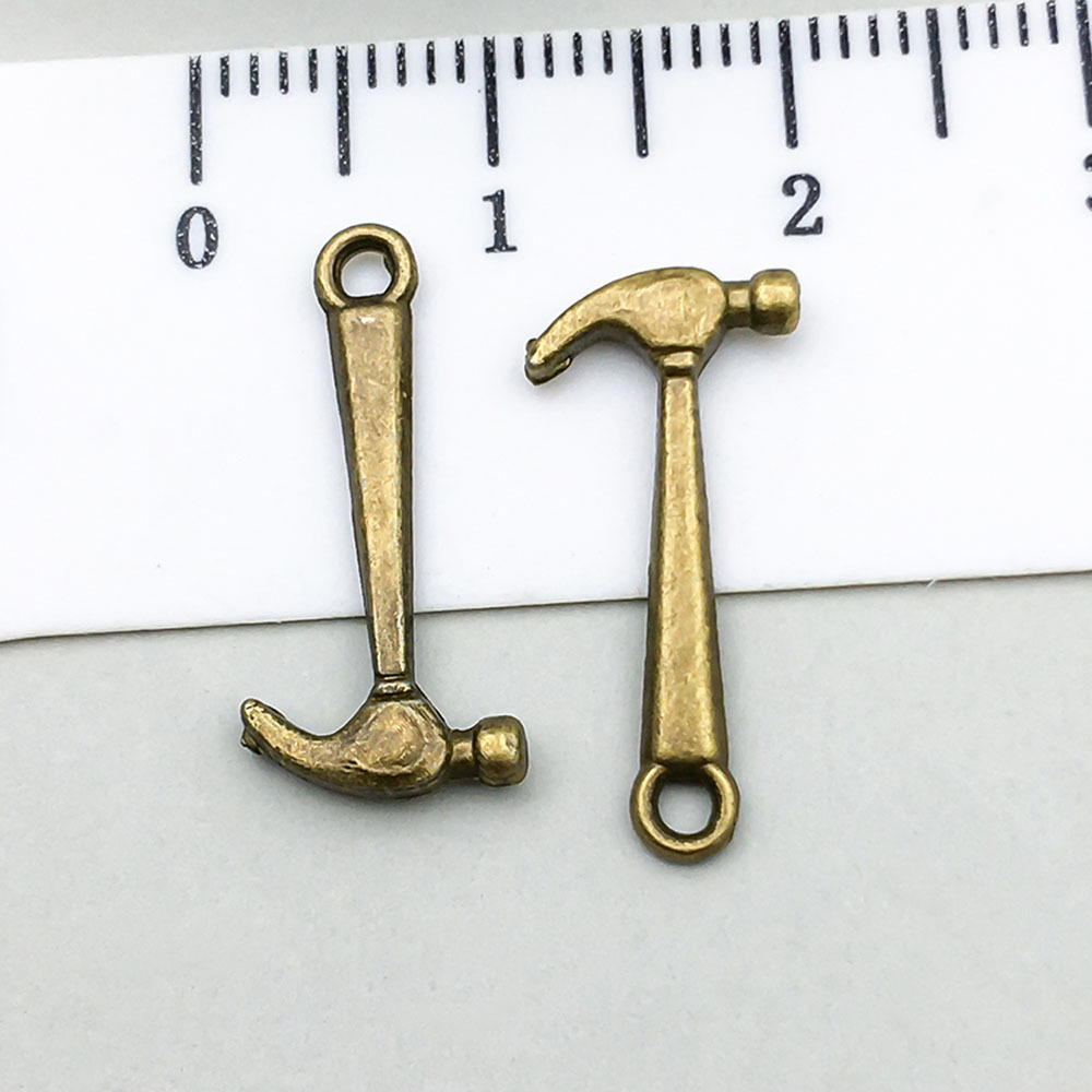 1 ancient green hammer 19*9mm