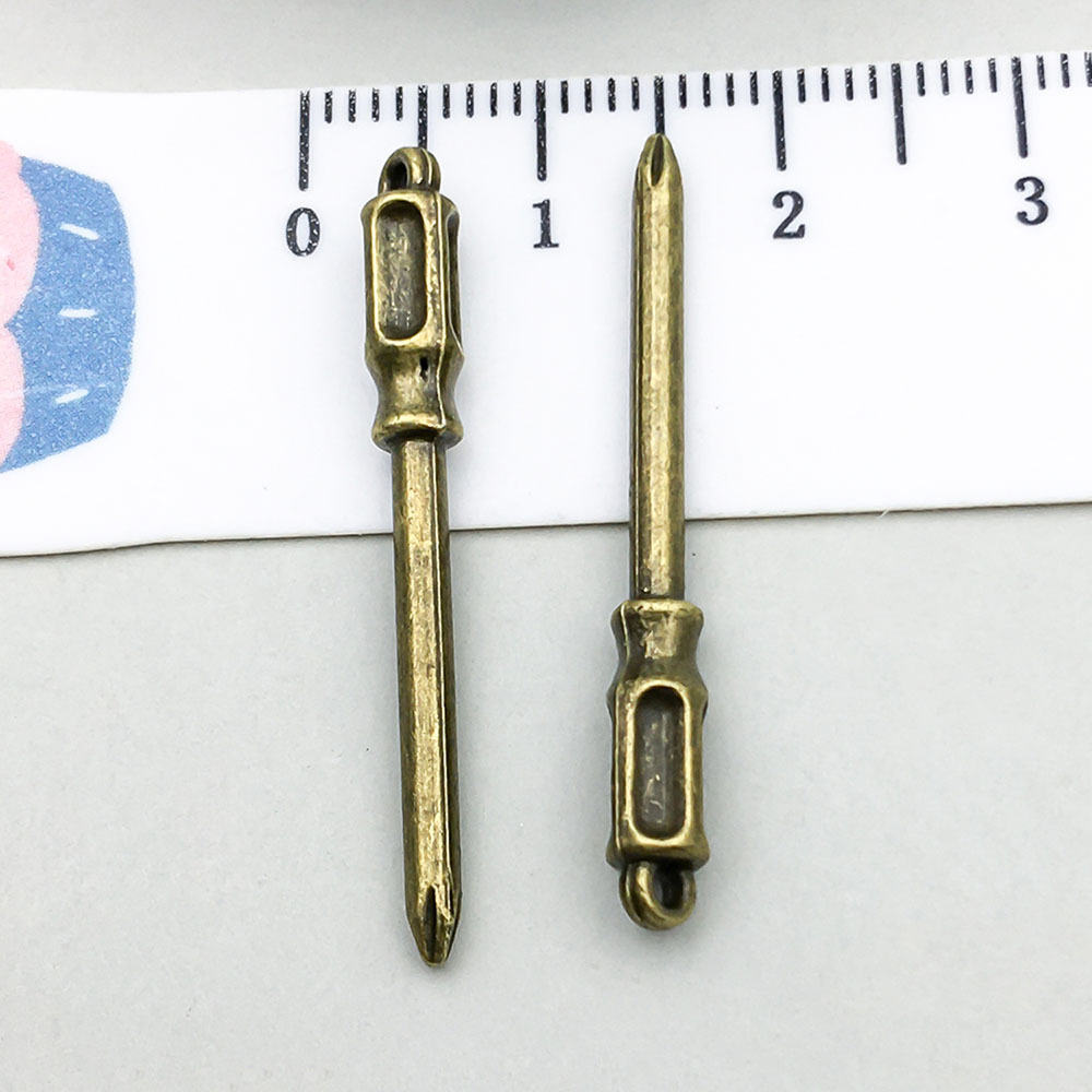 1 ancient green screwdriver 33*4mm