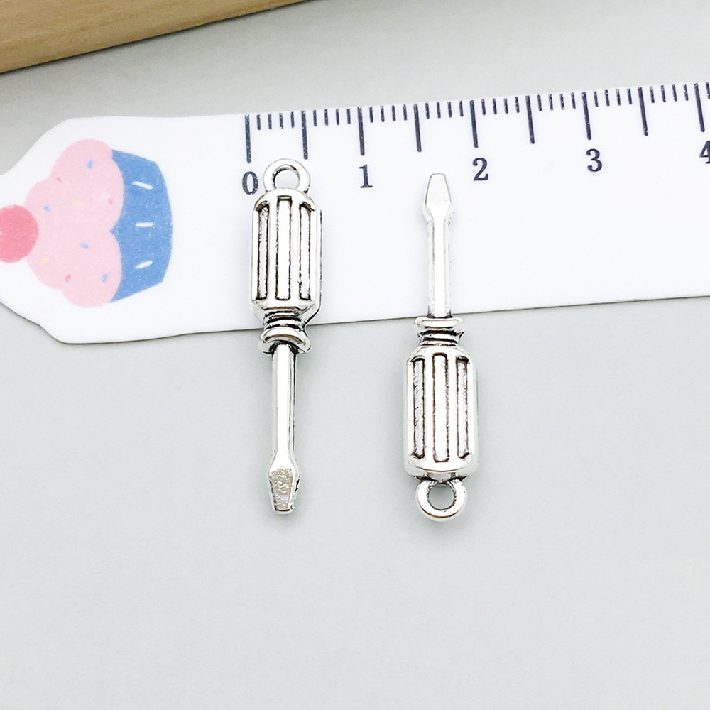 1 ancient silver screwdriver 6*31mm