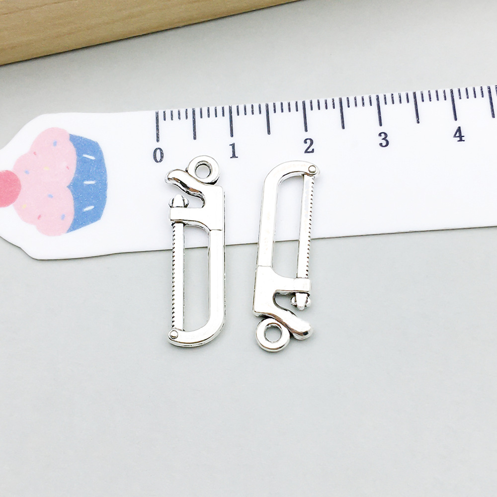 1 ancient silver saw 7*26mm-