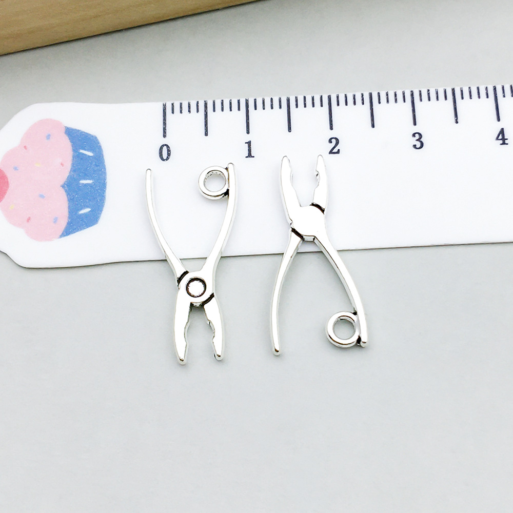 1 ancient silver pliers 11*23mm