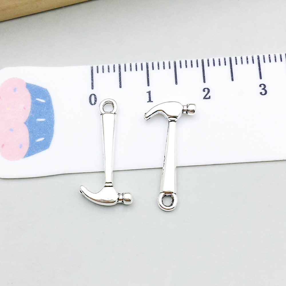 1 ancient silver hammer 19*9mm