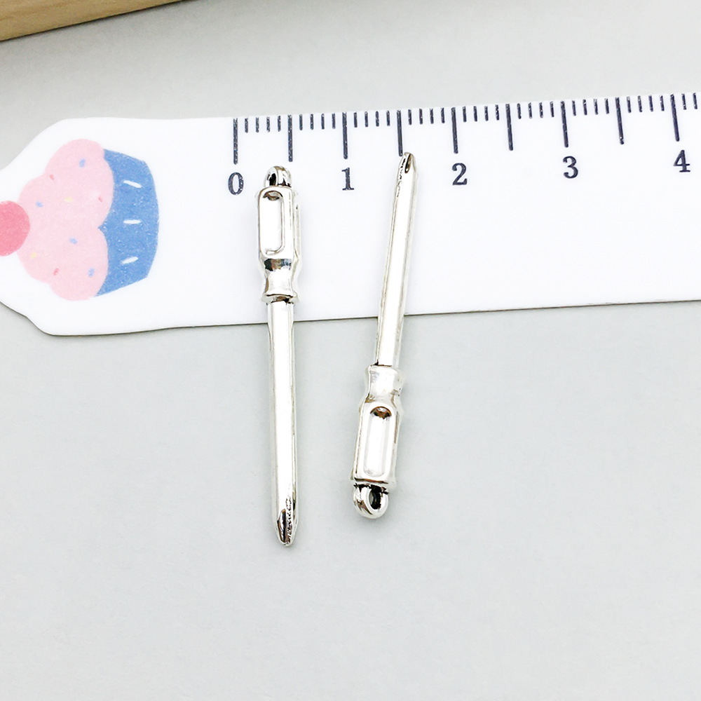 1 ancient silver screwdriver 4*33mm