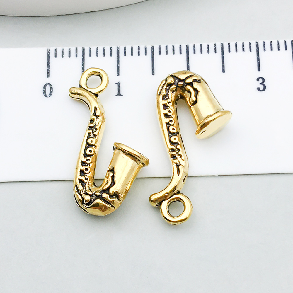 1 ancient gold saxophone 16*24mm-