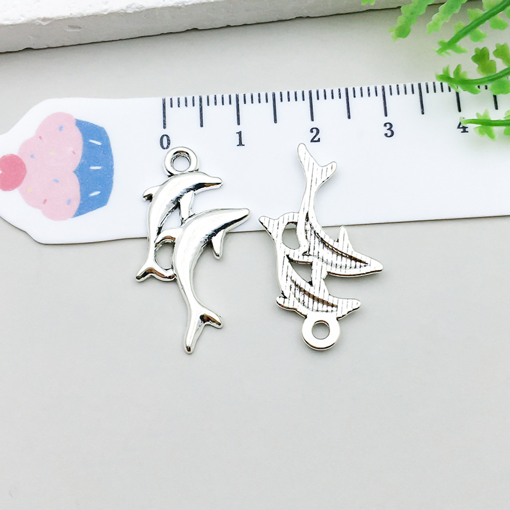 1 ancient silver dolphin 28*17mm-1.2g-10379