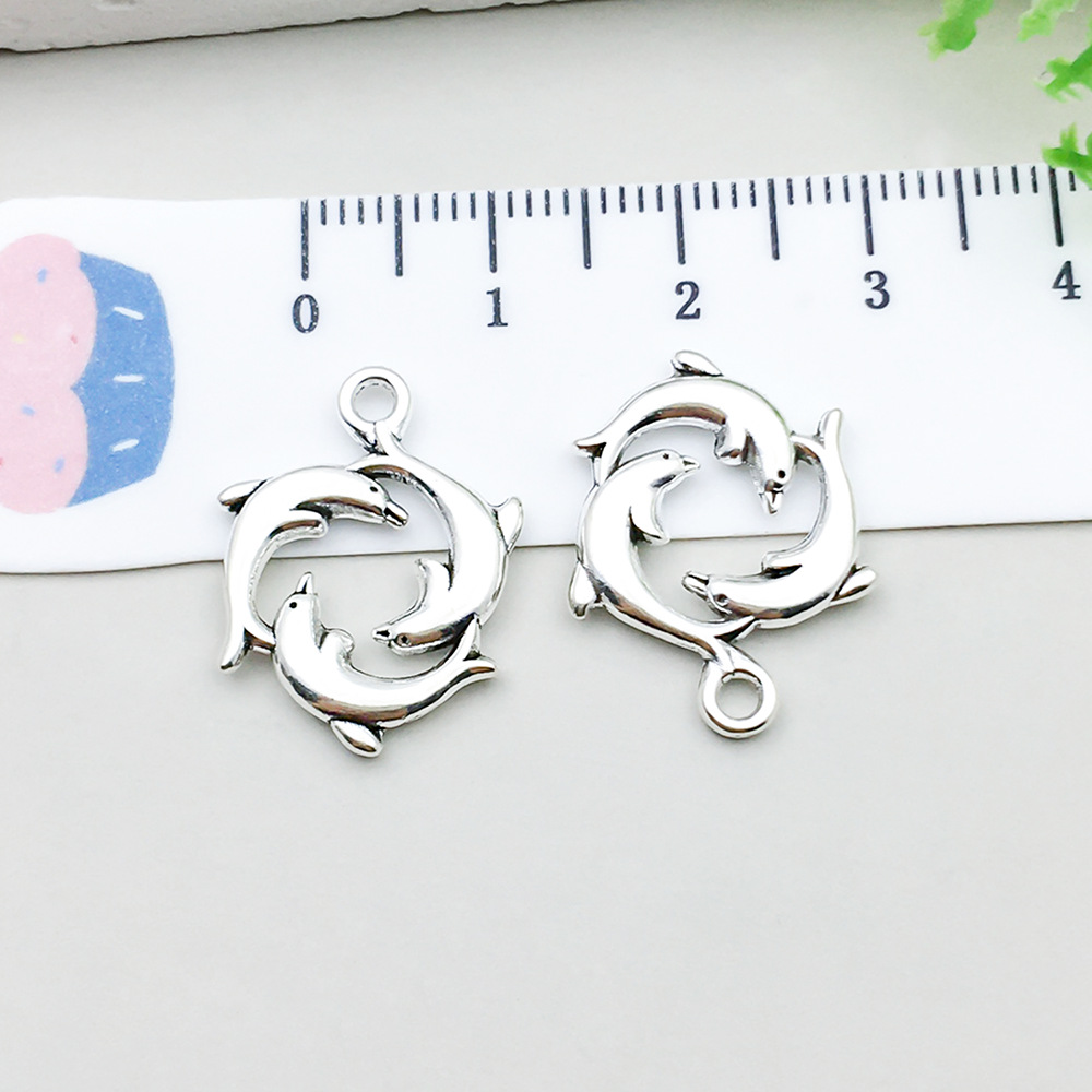 1 ancient silver dolphin 15*20mm-1.4g-16306