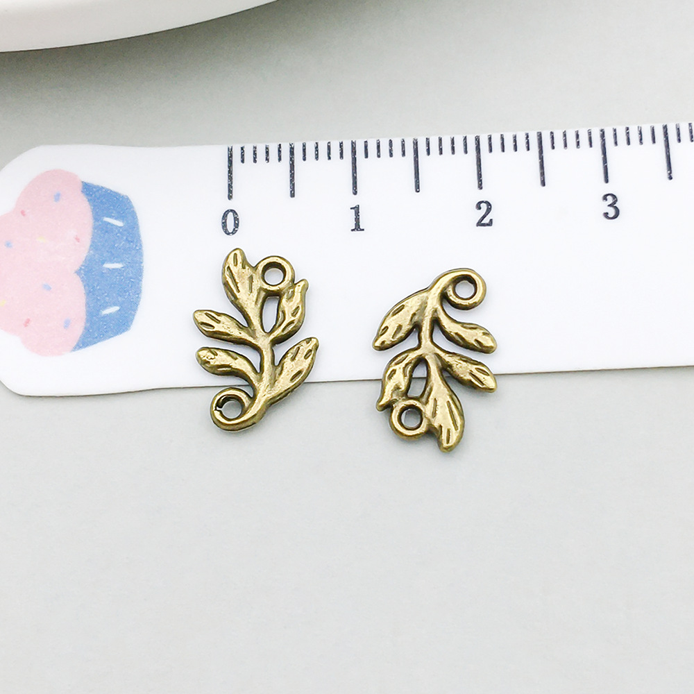 1 ancient green leaf 10*15mm