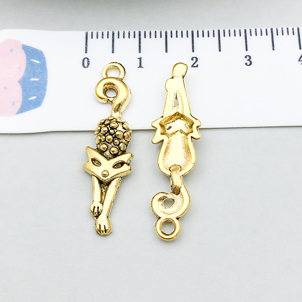 1 ancient gold crawling cat 32*9mm-1.2g-20585