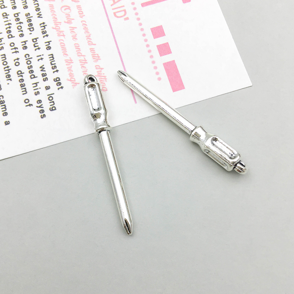 1 ancient silver tool screwdriver 4*33mm-1.2g-18409