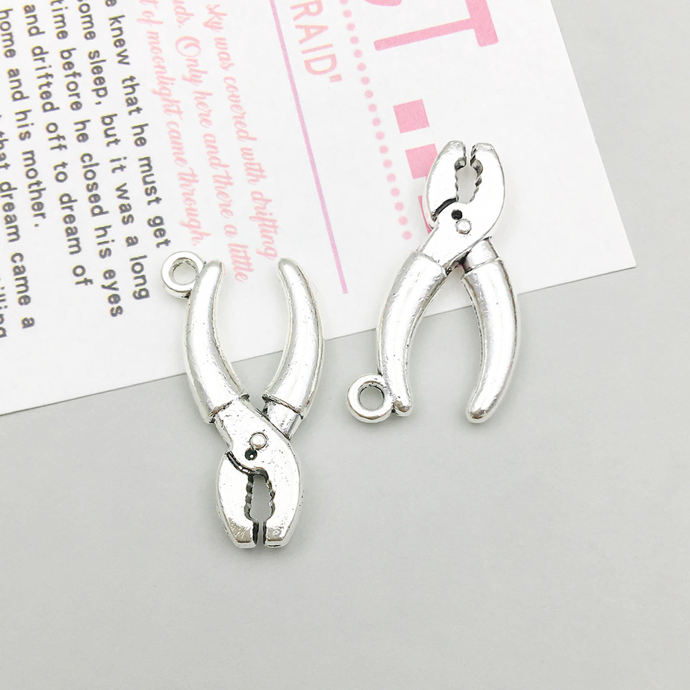 1 ancient silver tool tiger clamp 14*25mm-2.1g-18410