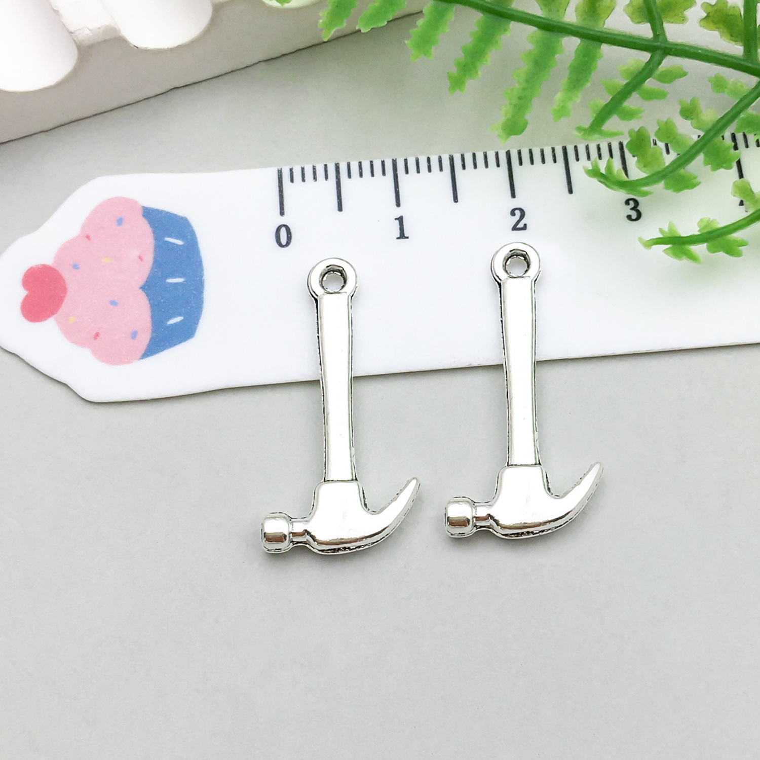 1 ancient silver tool hammer 13*25mm-1.2g-8521