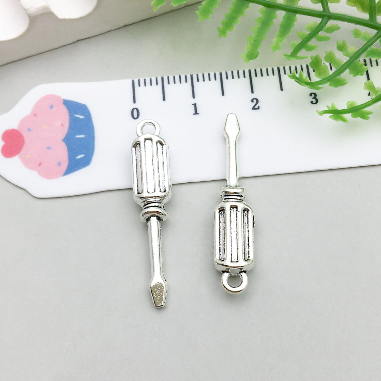 1 ancient silver tool screwdriver 6*31mm-1.9g-8522