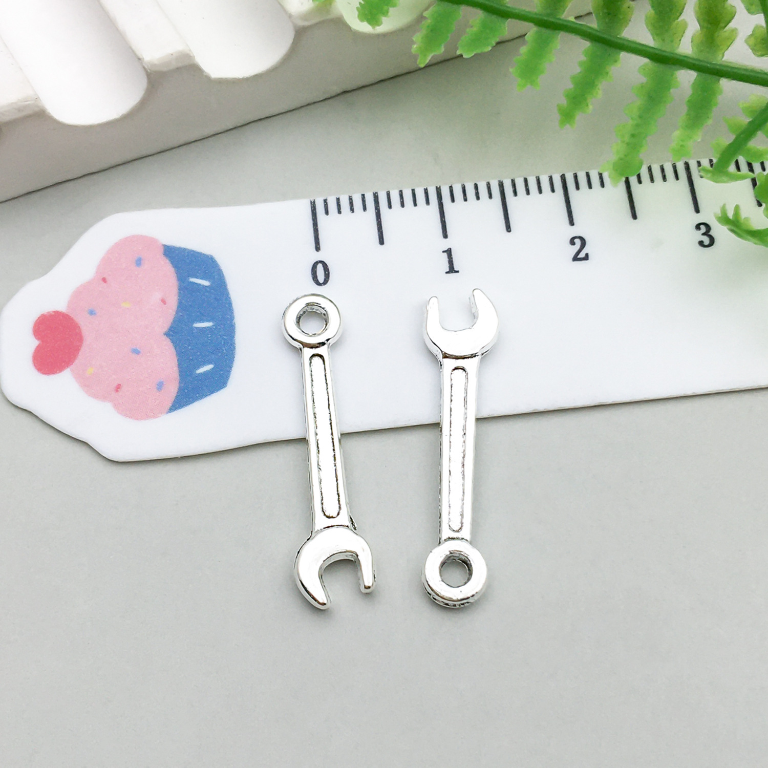 1 ancient silver tool wrench 6*24mm-0.6g-8523