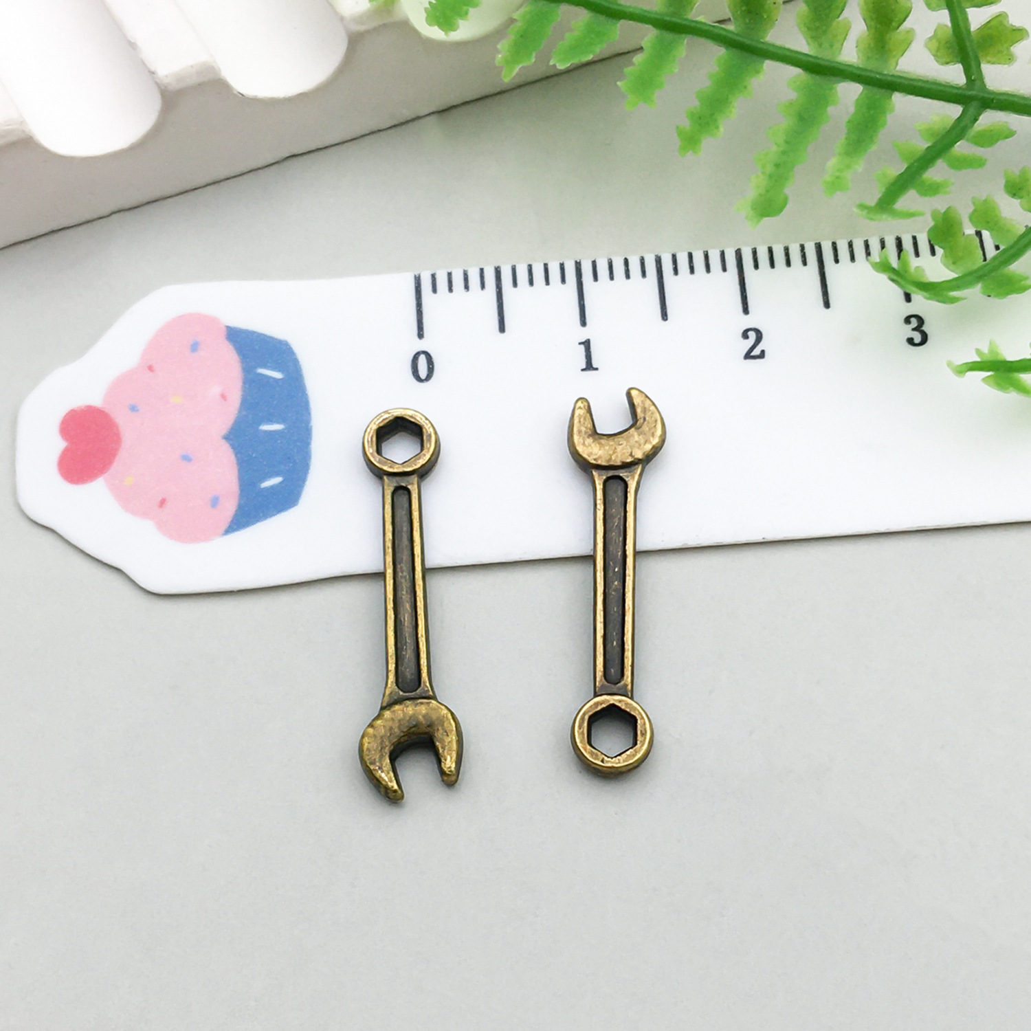 1 ancient green tool wrench 6*24mm-0.6g-17386