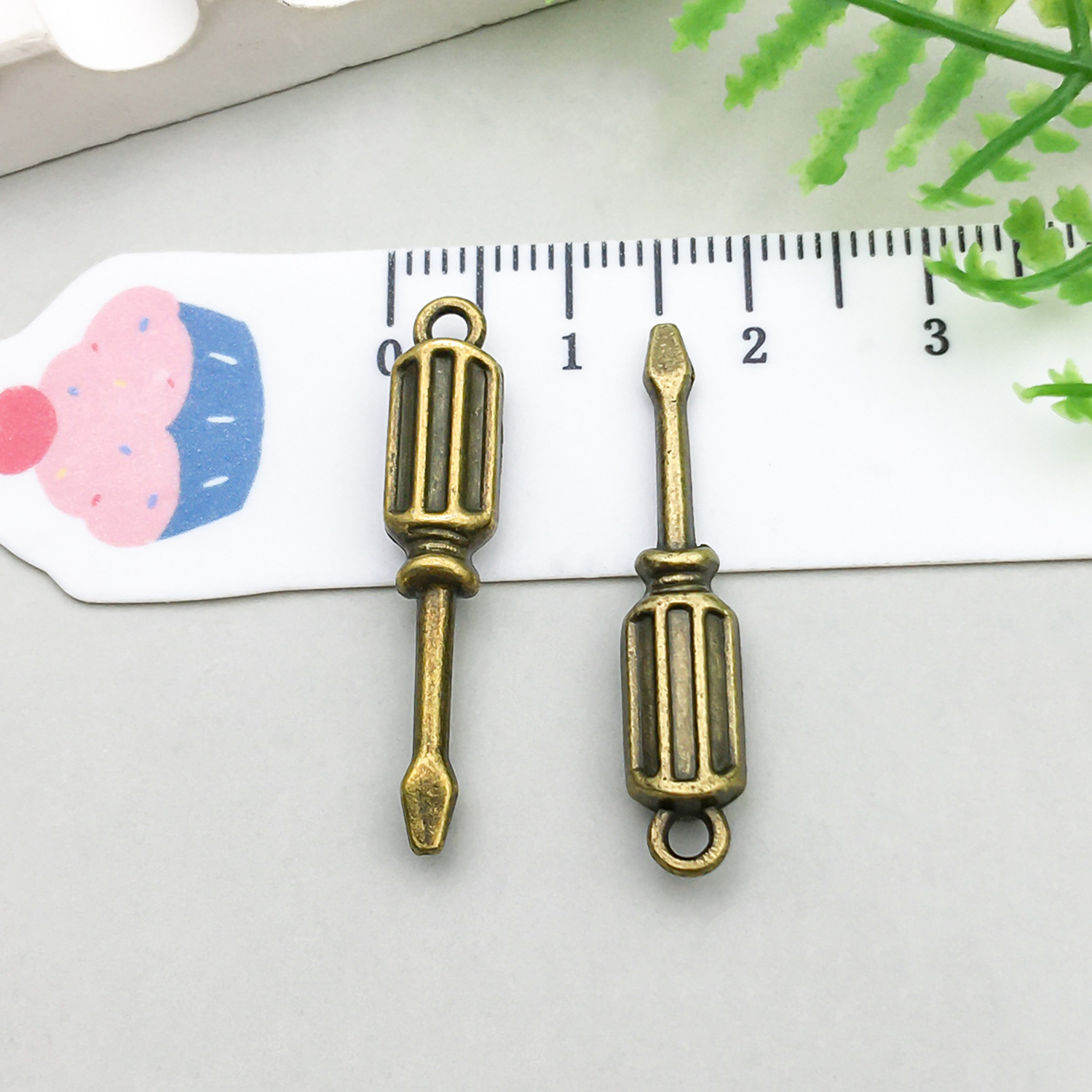 1 ancient green tool screwdriver 6*31mm-1.9g-17387