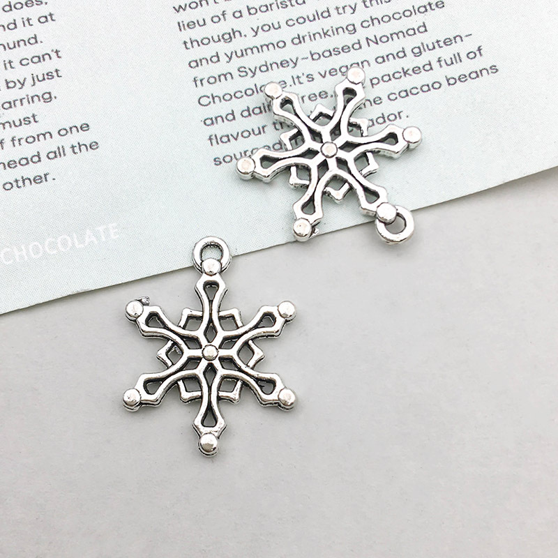 1 snowflake 15*20mm-0.8g-8389