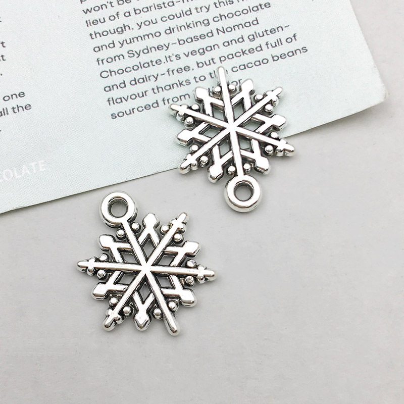 1 snowflake 15*20mm-1.1g-8393