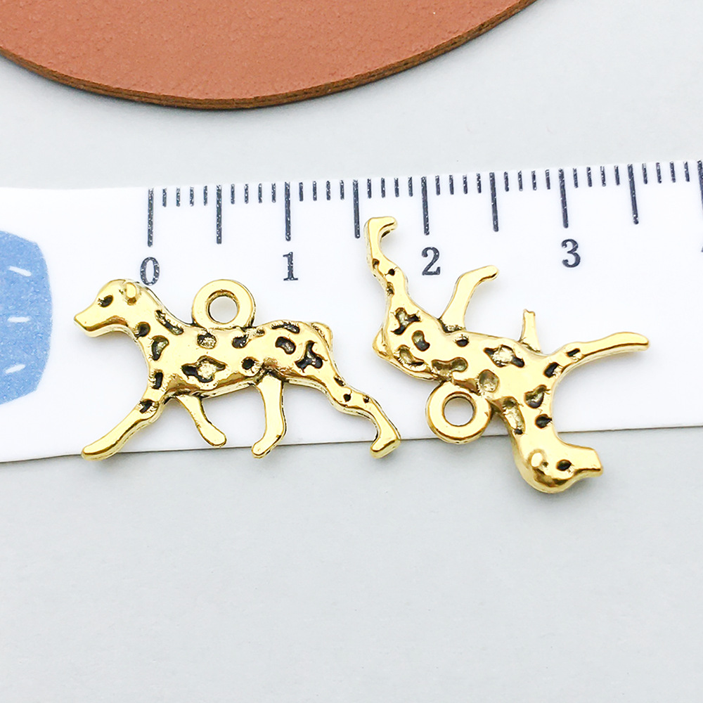 1 ancient gold spotted dog 13*23mm-1.3g-20557