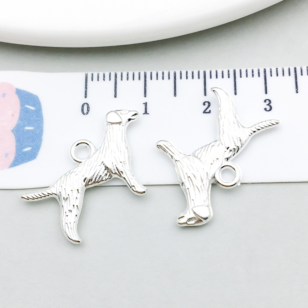 1 bright silver long-haired dog 15*23mm-1.4g-20547