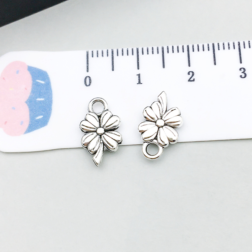 1 ancient silver four-leaf clover 9*13mm-0.8g-10410