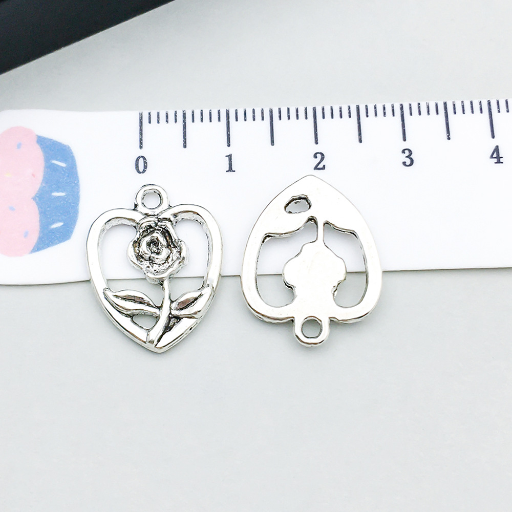 1 ancient silver heart-shaped flower 15*19mm-1.4g-10412