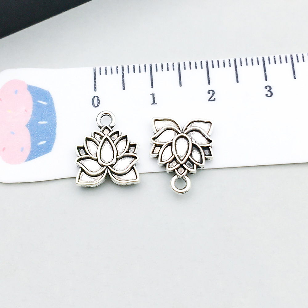 1 ancient silver lotus 11*13mm-0.7g-15693