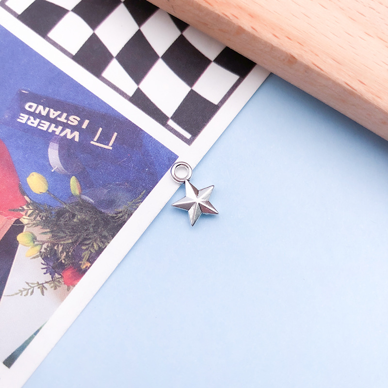 1 five-pointed star 8x11mm-5082/0.4g