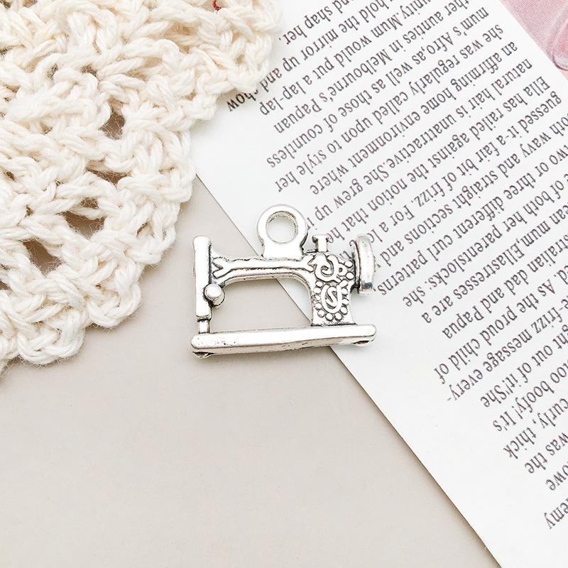 1 sewing machine 17x14mm-8937/2.1g