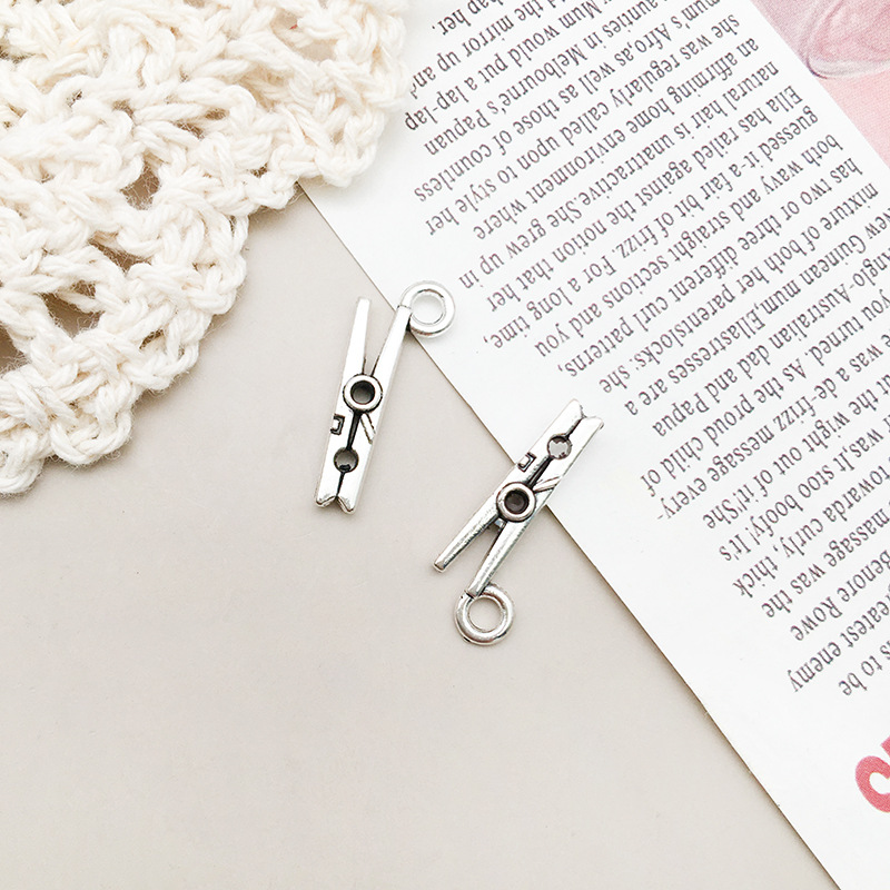 1 ancient silver tool clip 2x14mm-11319/0.55g