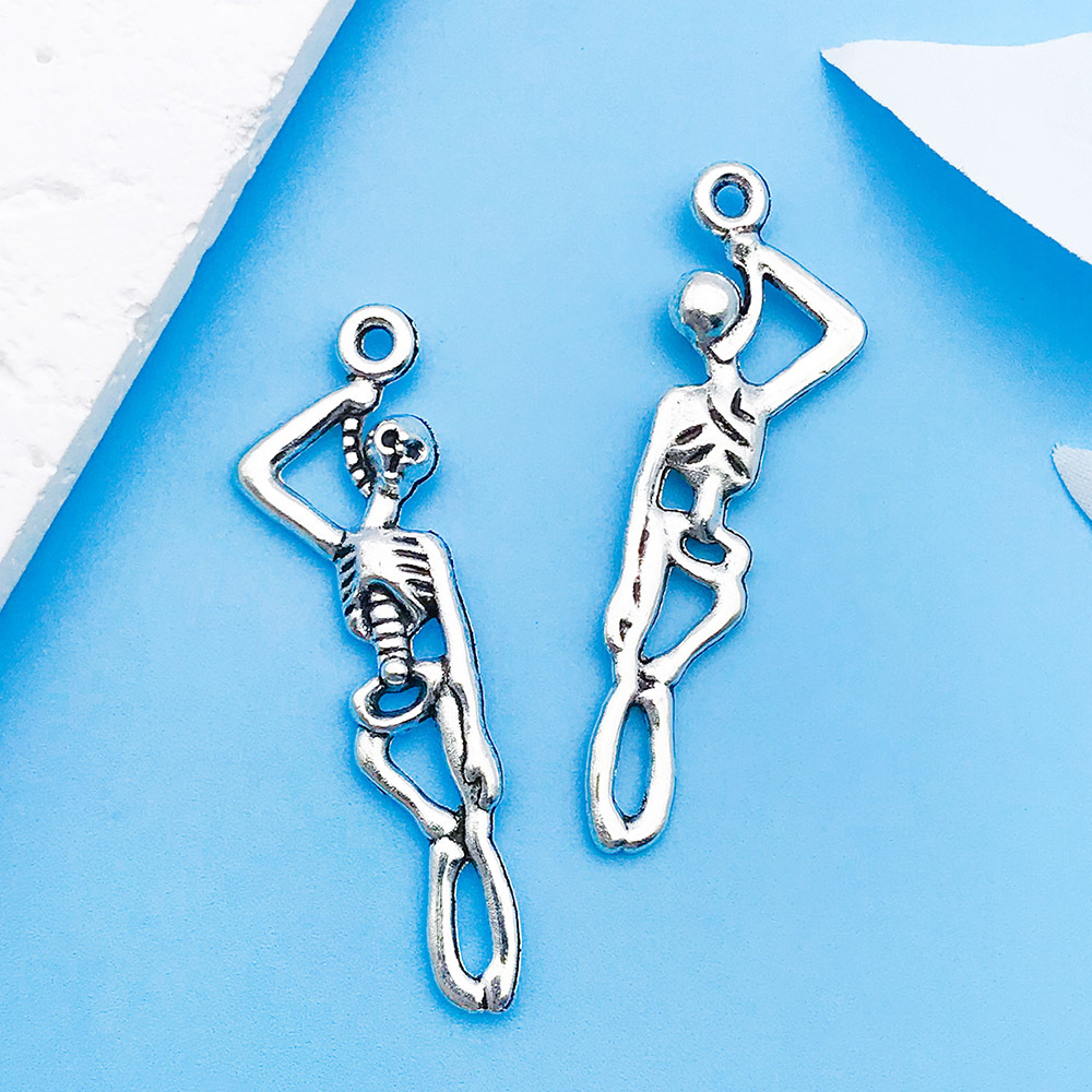 1 Ancient Silver Halloween Hanging Skull 12x43mm-5592-2g