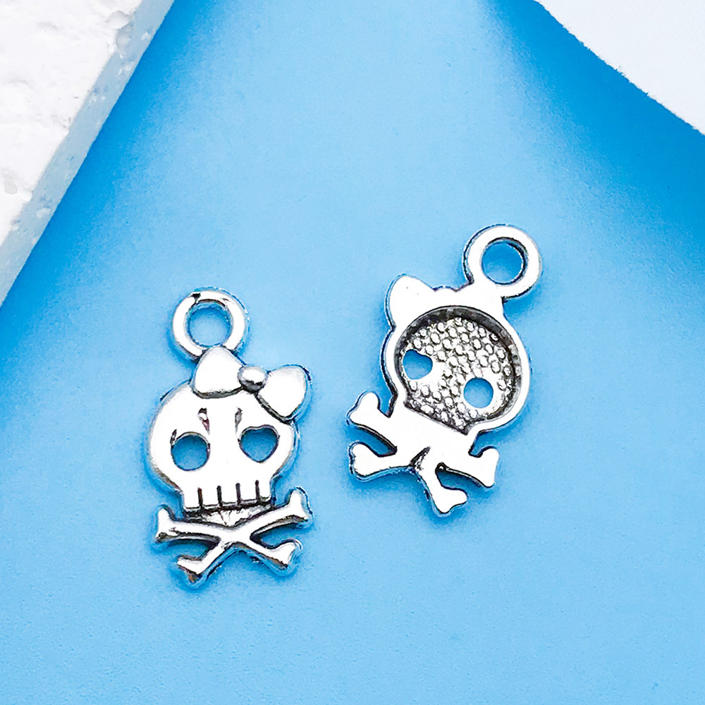 1 ancient silver skull 9x 15.5mm-10878-0.5g