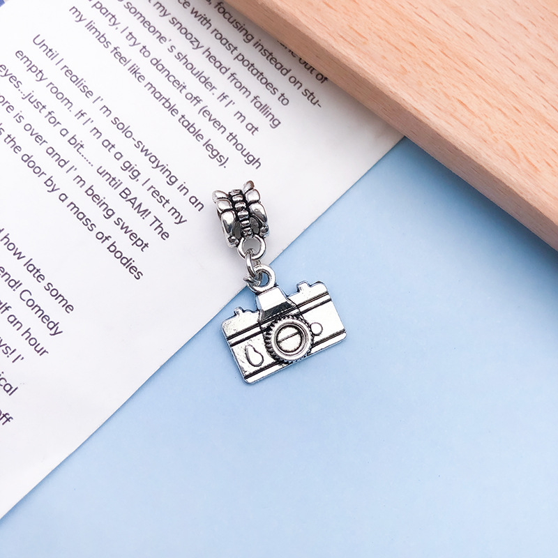 1 ancient silver camera 16x56mm-11178/2.1g