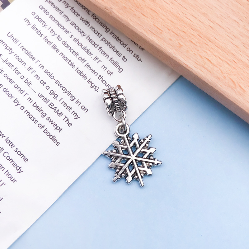 1 ancient silver hollow snowflake 18x32mm-11473/2.3g