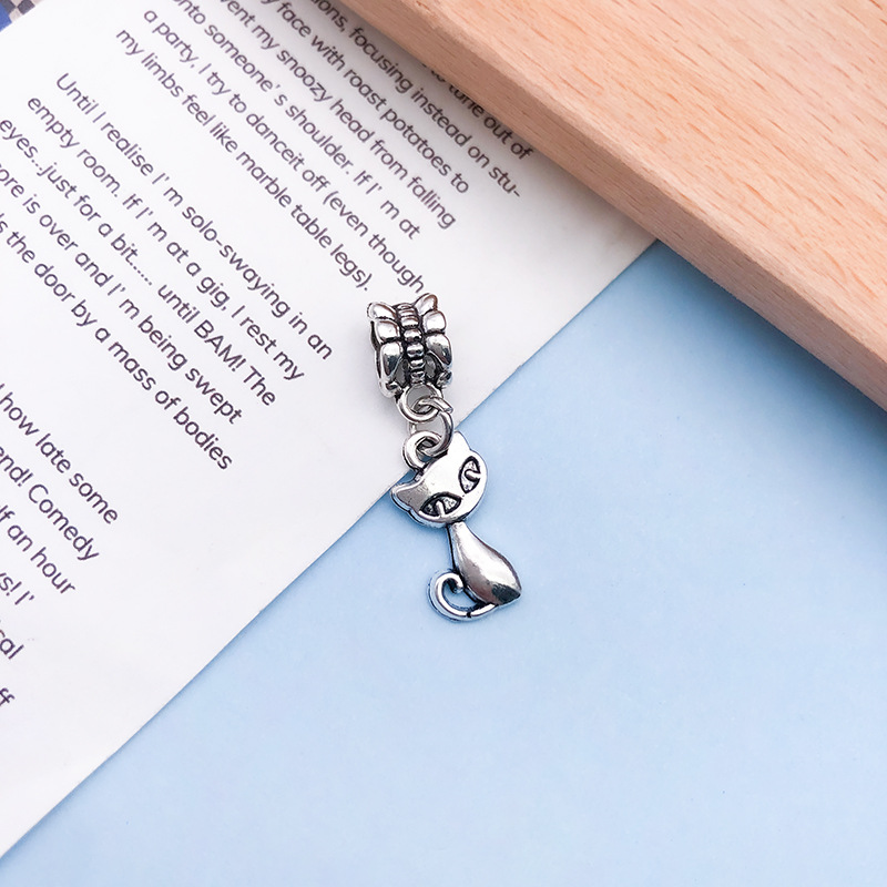 1 ancient silver cat 8x29mm-11499/1.32g