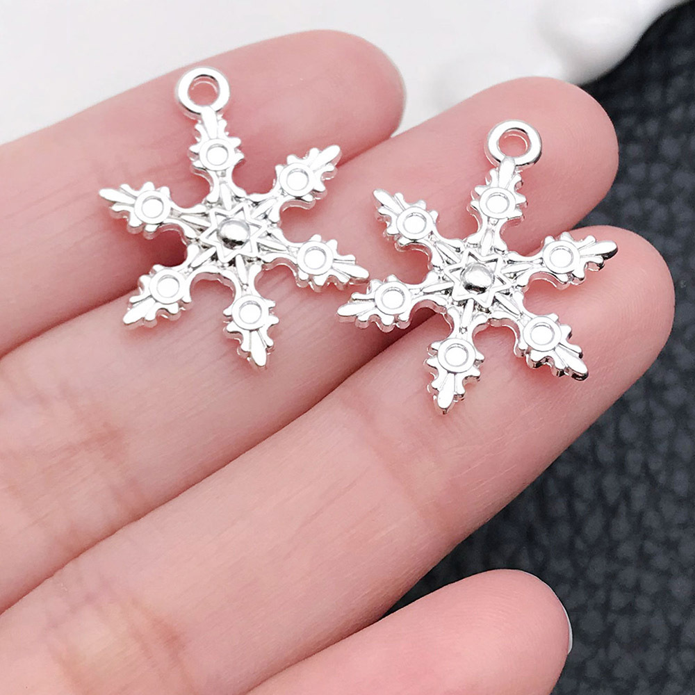 1 Bright Silver Christmas Snowflake 18x23mm-20032-1.2g