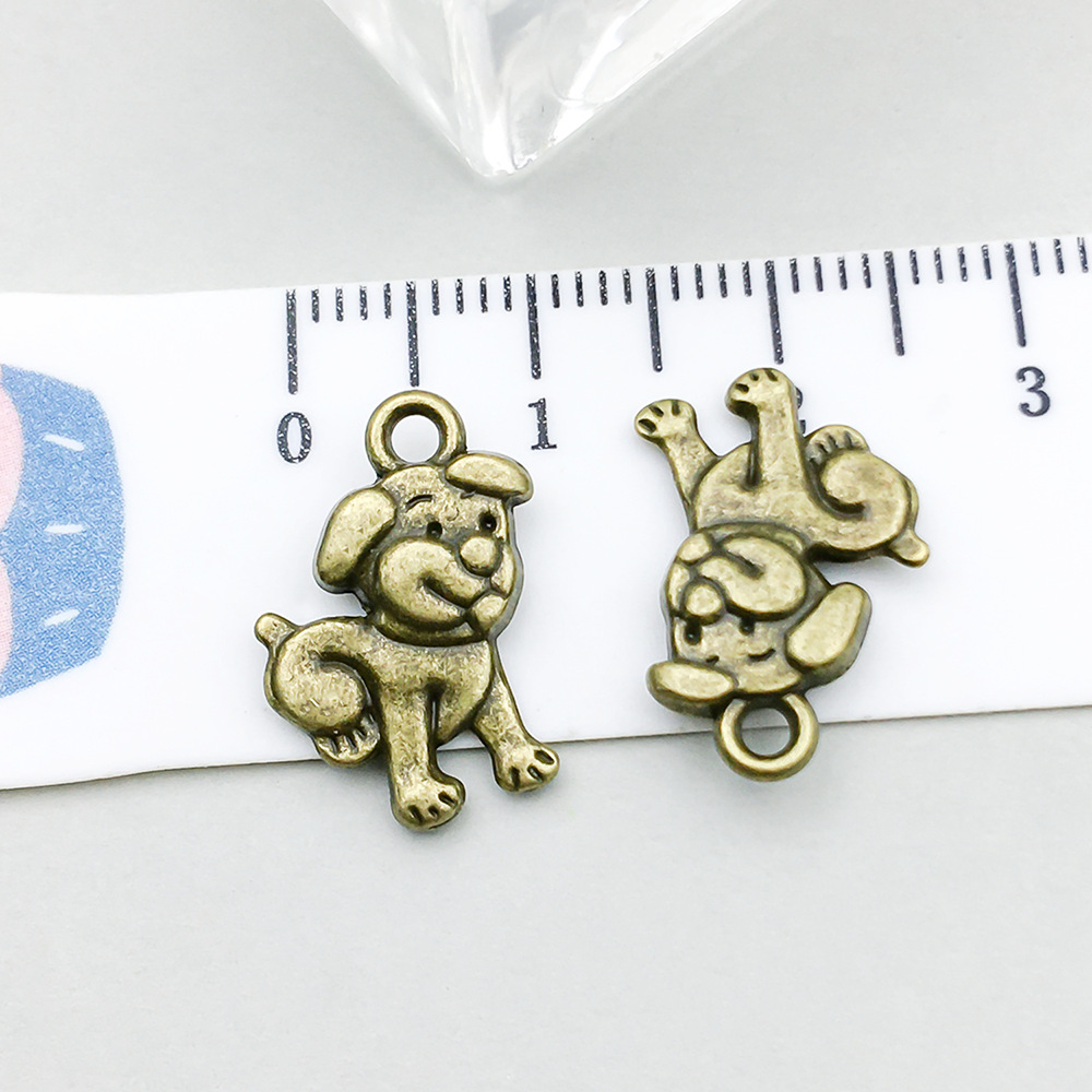 1 ancient green smiling face dog 17*11mm-1.2g-20579