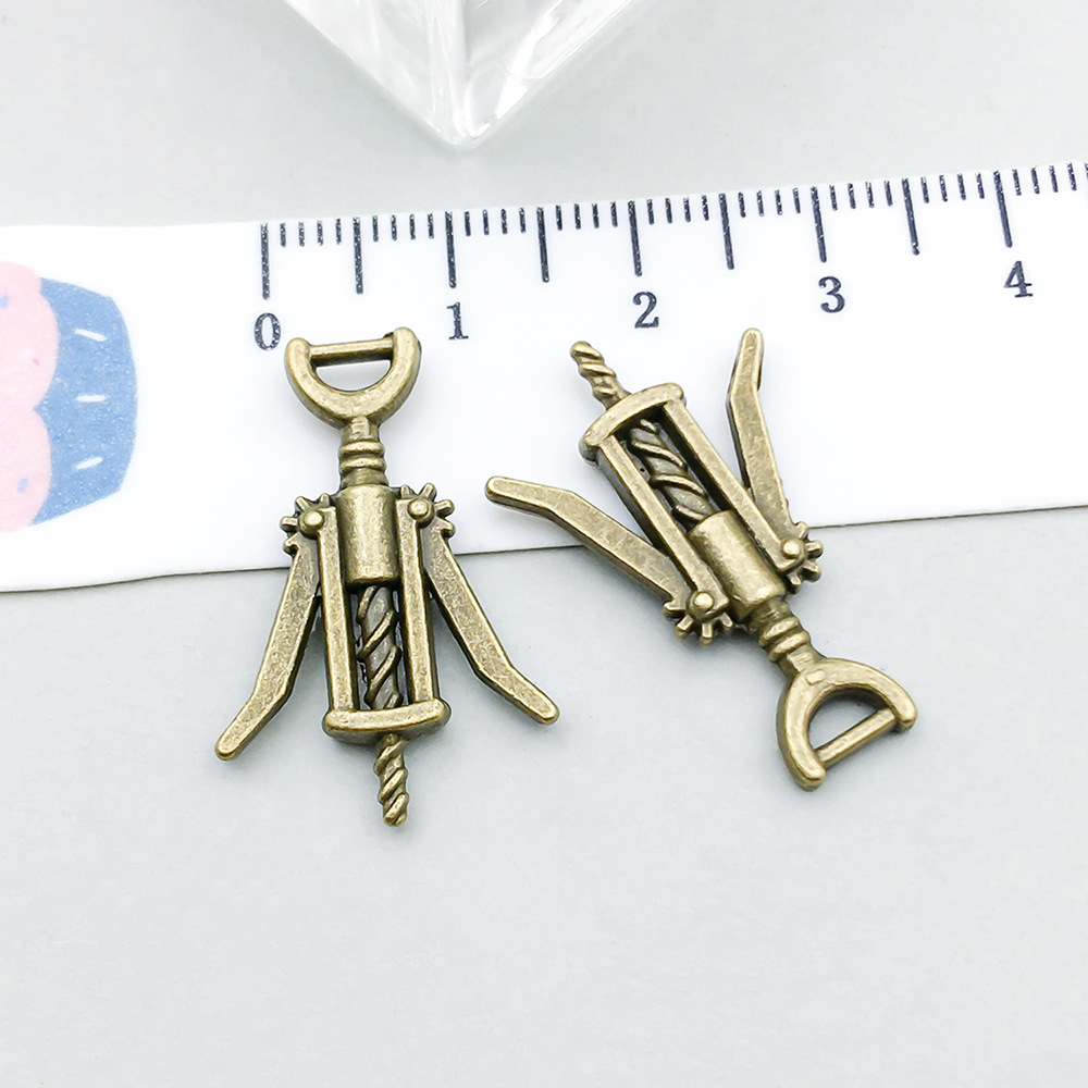 1 ancient green screwdriver 17*26mm-1.8g-20768