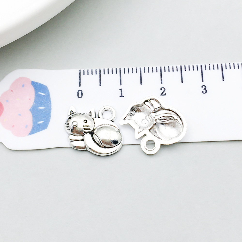 1 ancient silver cat 13*15mm-0.8g-6120