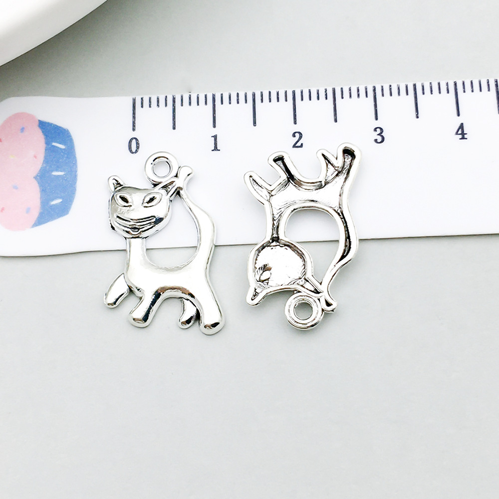 1 ancient silver cat 15*22mm-1.2g-10870