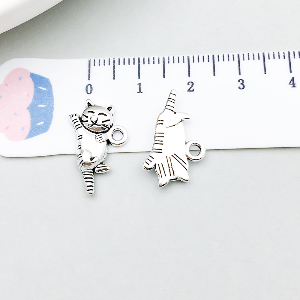 1 ancient silver cat 12*18mm-1.1g-11285