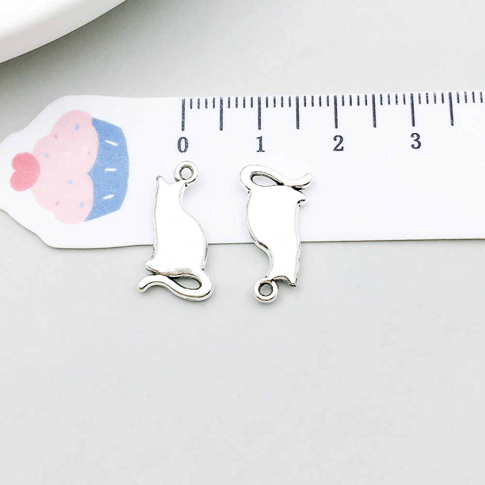 1 ancient silver cat 9*17mm-1g-16935