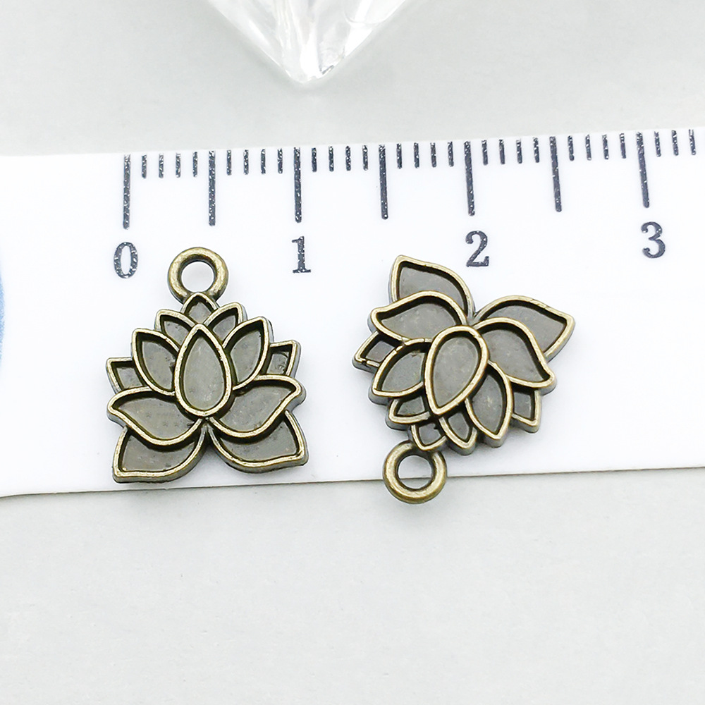 1 ancient green lotus 13*11mm-0.8g-20488